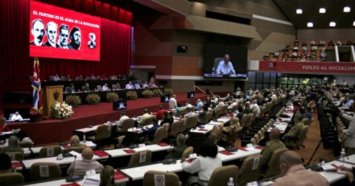 Sesiones del 8vo Congreso del PCC © ACN / Ariel Ley Royero