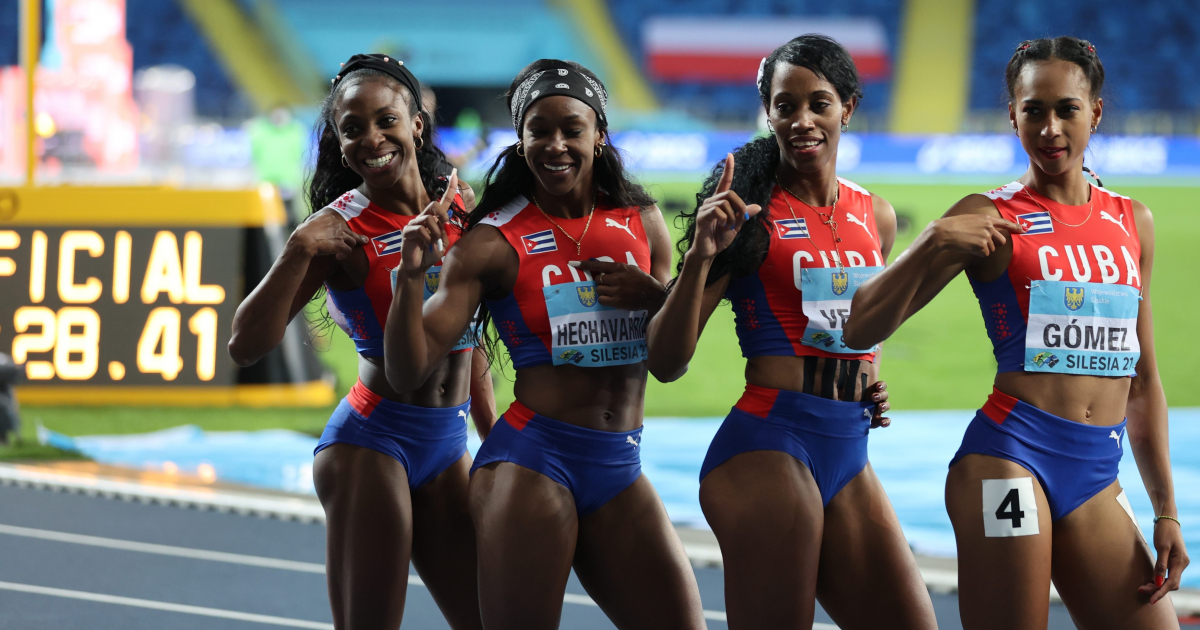 Las relevistas cubanas: Zurian Hechavarría, Rose Mary Almanza, Lisneidy Veitía y Roxana Gómez © Twitter/World Athletics 