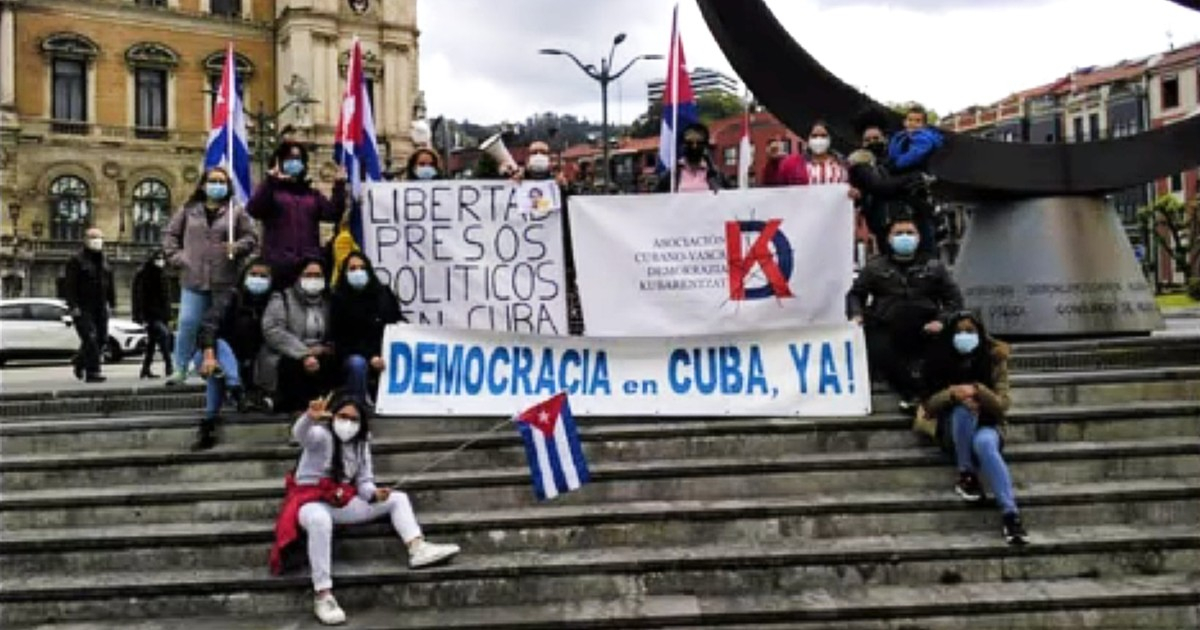 Activistas de la Asociación Cubano-Vasca © Facebook / Asociación Cubano-Vasca Demokrazia Kubarentzat