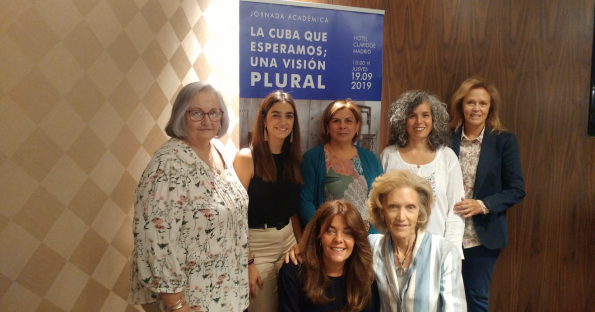 integrantes de la Red Femenina de Cuba en Madrid (referencia) © Red Femenina de Cuba / Facebook 