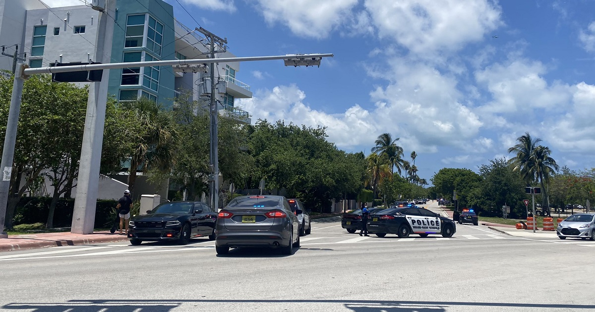 Policía de Miami Beach investigando la zona. © Twitter / Miami Beach Police