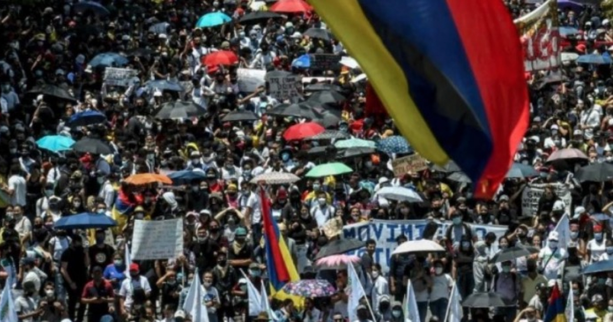 Manifestación en Colombia © Twitter / BluRadio Colombia