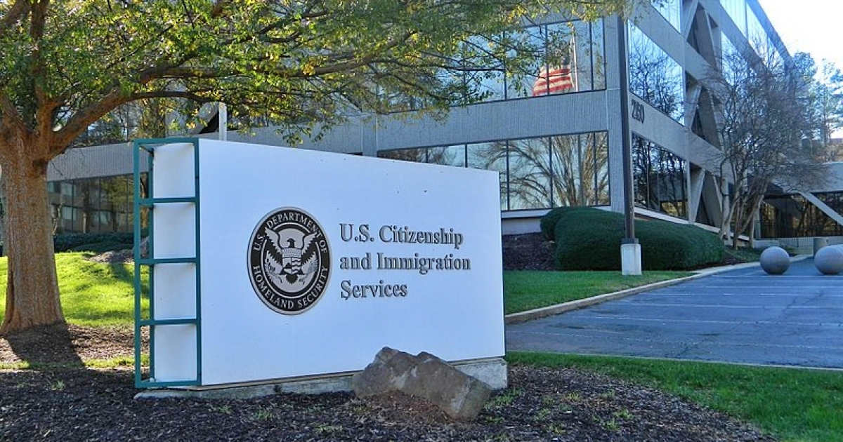 Servicio de Ciudadanía e Inmigración de Estados Unidos (USCIS) © Wikimedia.org/Author: Gulbenk