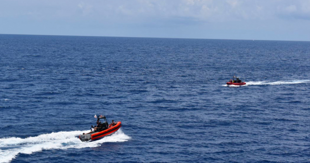 Lanchas patrulleras de la Guardia Costera de EE.UU. durante el operativo de búsqueda en el Estrecho de Florida. © USCG