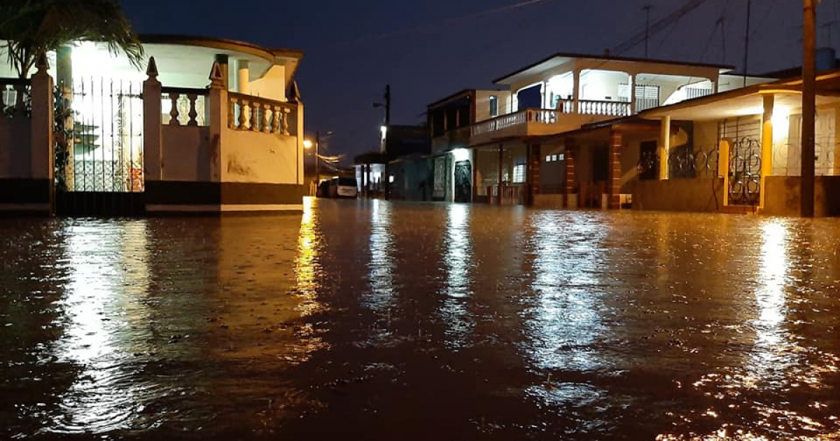 Inundaciones en Cárdenas © Henry Delgado/FB