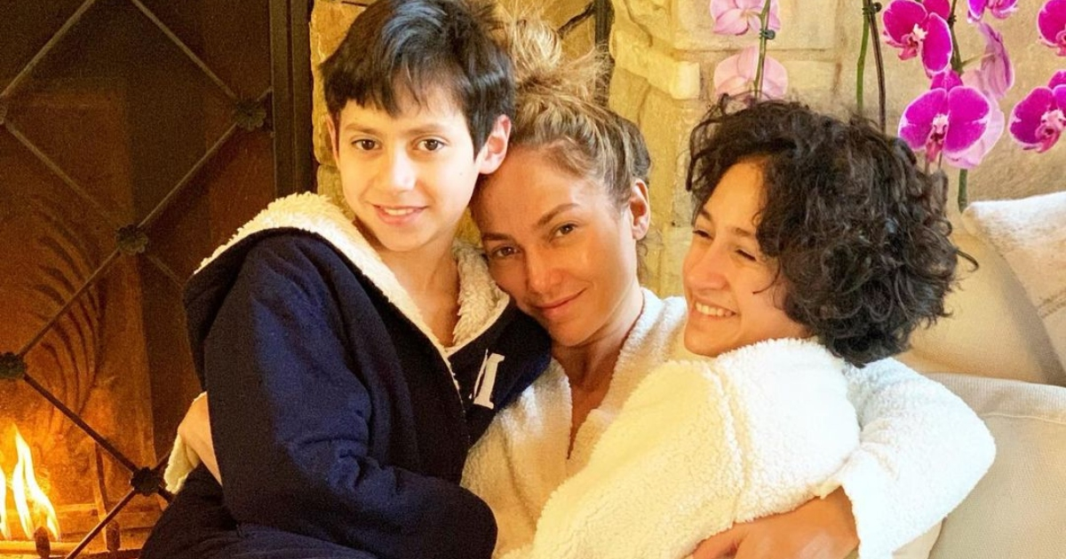 Jennifer Lopez con sus 'coconuts' Max y Emme © Instagram / Jennifer Lopez