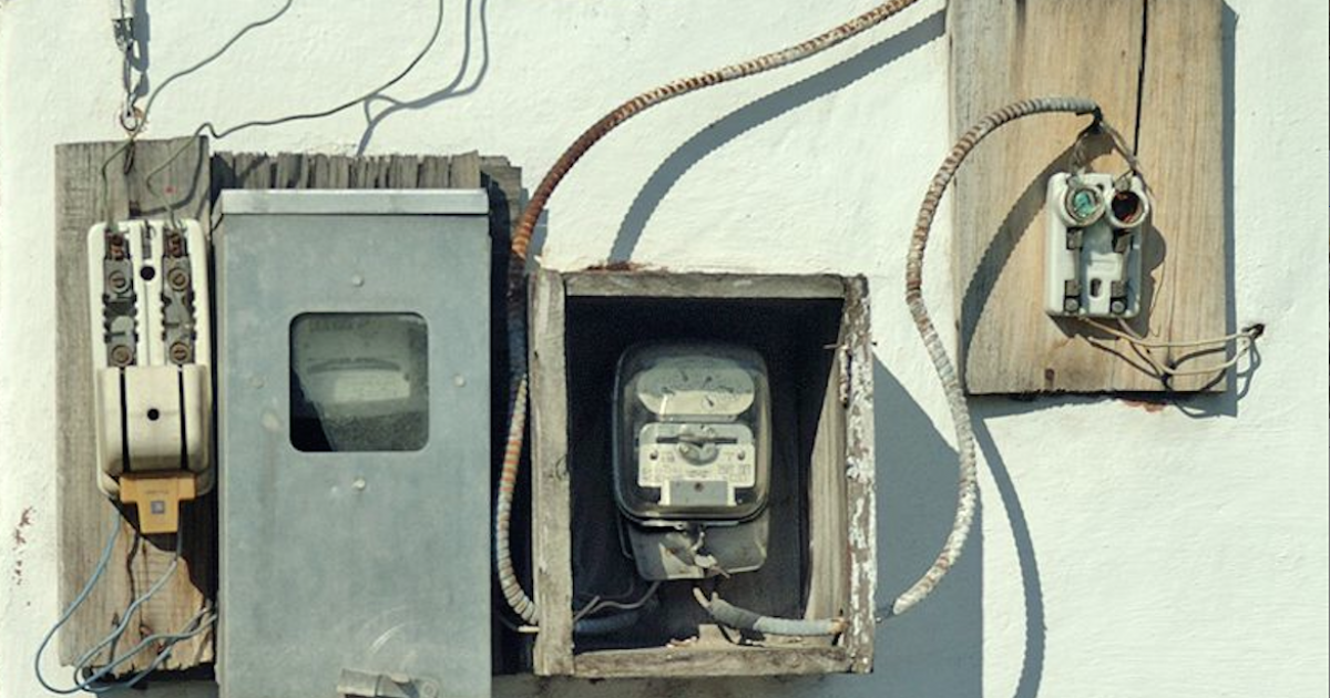 Un contador eléctrico en Holguín © Biodiversidad Virtual