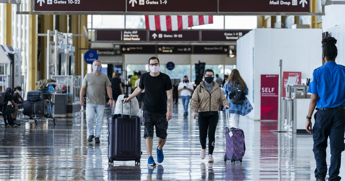 Viajeros en el aeropuerto de Washington D.C. © Flickr/International Monetary Fund