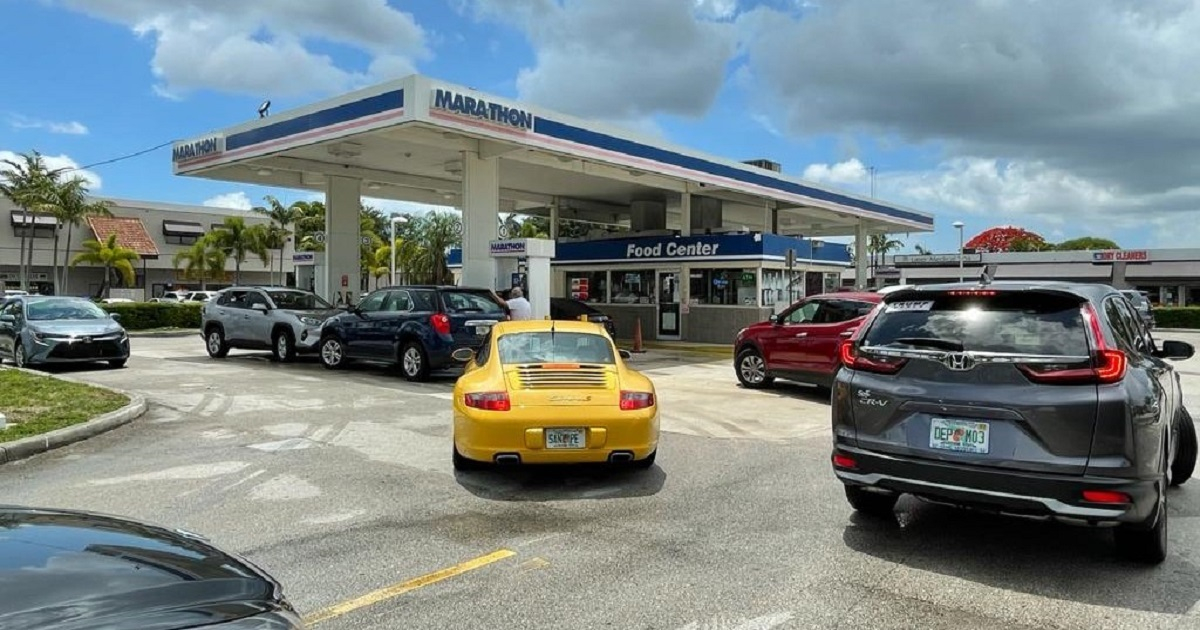 Gasolinera en Miami. © CiberCuba