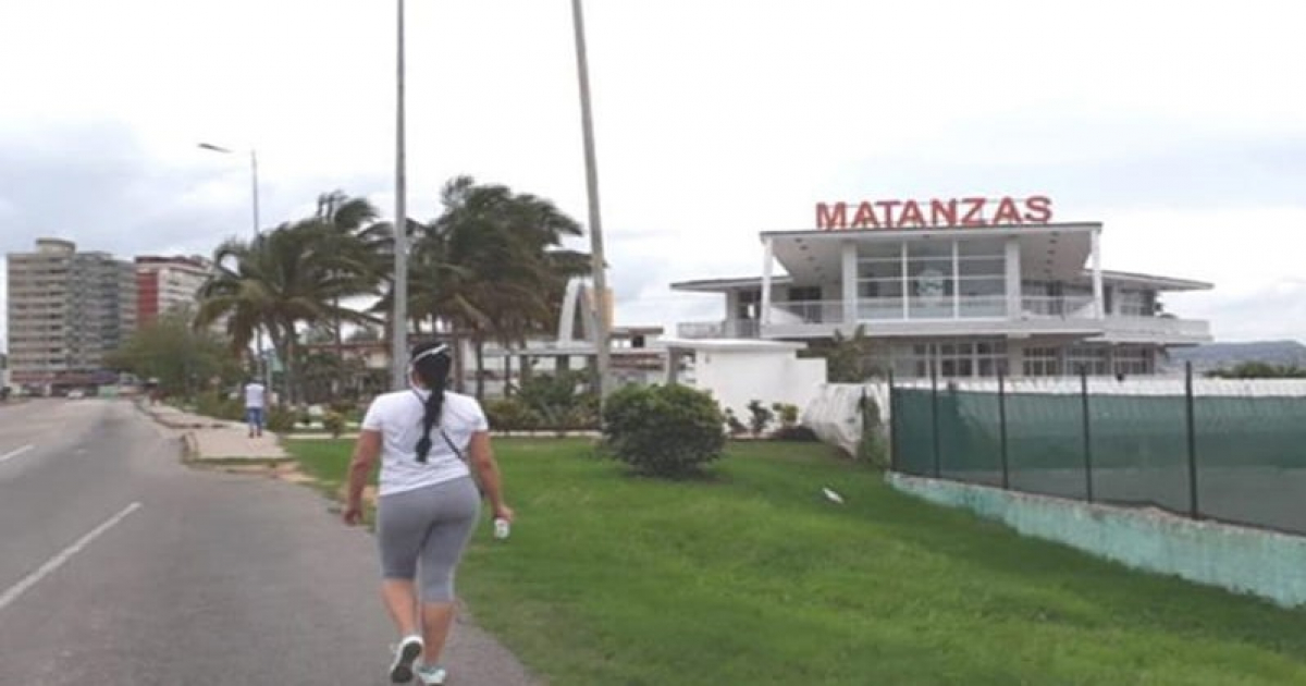 Mujer cubana en Matanzas © Facebook Periódico Girón