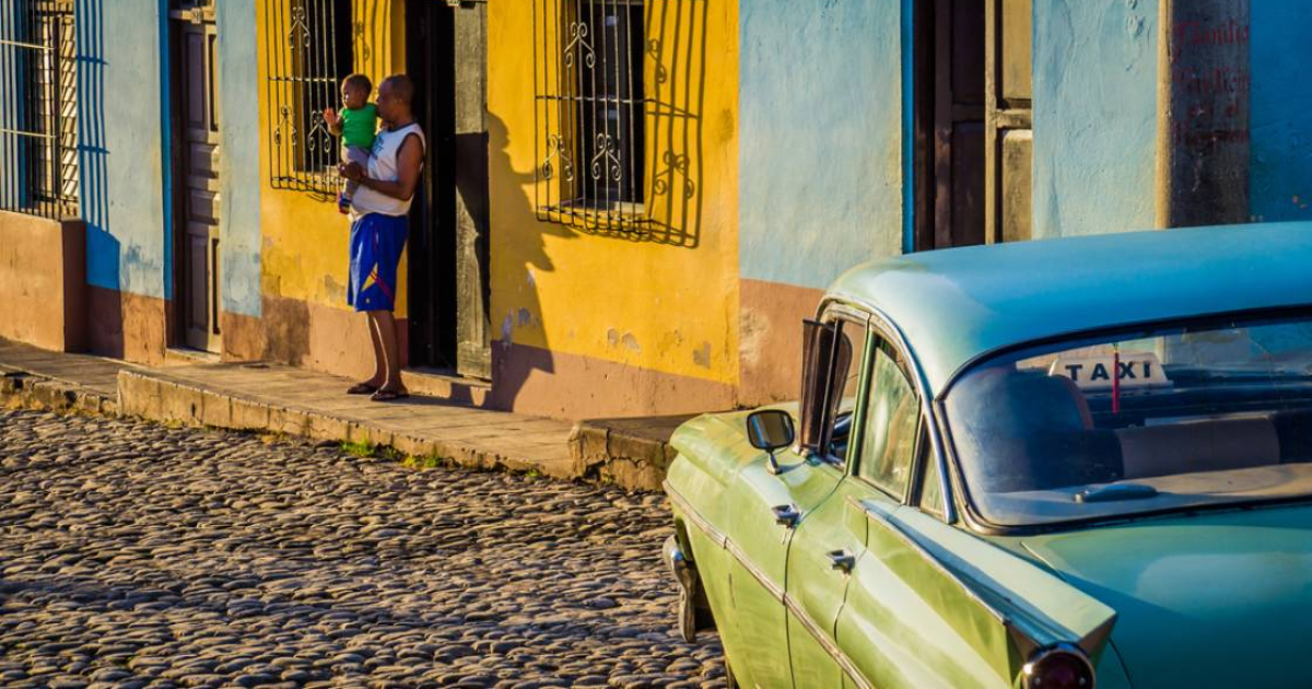 Padre en Cuba (imagen de referencia) © <a href="https://sp.depositphotos.com/">Depositphotos</a>