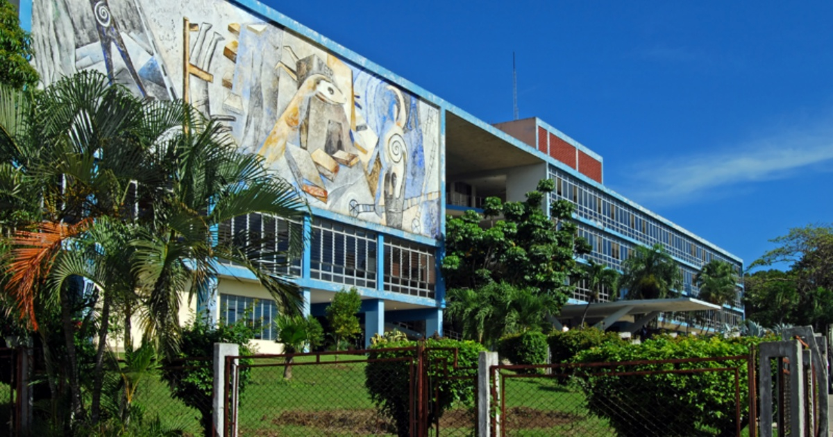 Edificio del Rectorado de la Universidad de Oriente (referencia) © Wikipedia