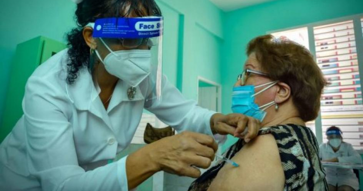 Vacunación contra el coronavirus en Cuba (Imagen de referencia) © ACN