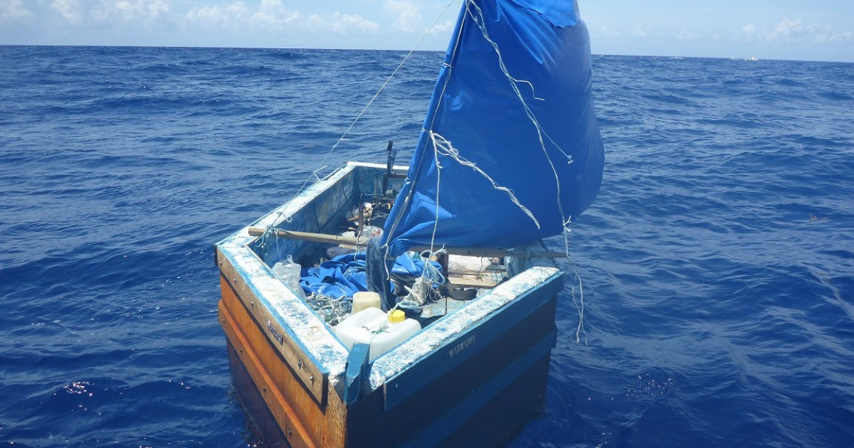 Barco de madera de migrantes cubanos © Twitter / Guardia Costera EE.UU.