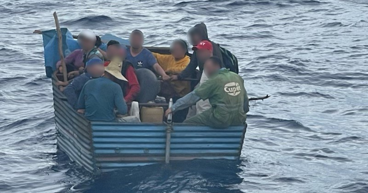 Balseros cubanos interceptados el lunes y repatriados este miércoles 30 de junio © Twitter/USCGSoutheast