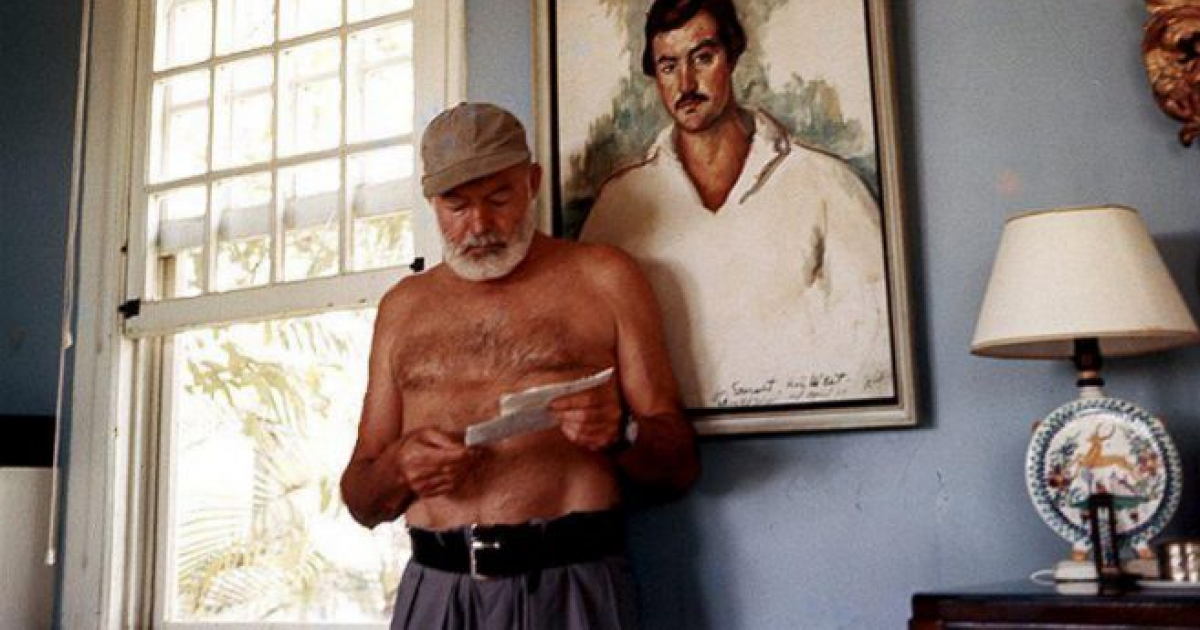 Ernest Hemingway en su casa habanera de la finca Vigía © JFK Presidential Library