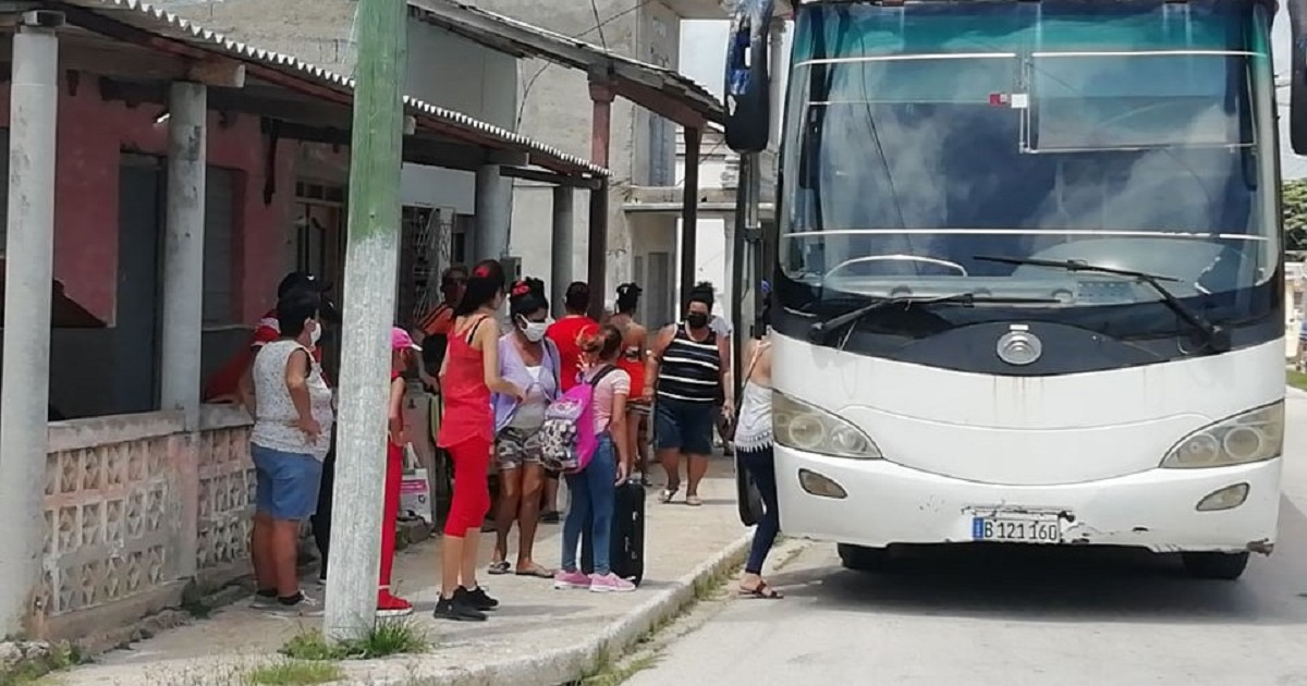 Personas evacuadas en Cuba. © Twitter / Vanguardia de Cuba