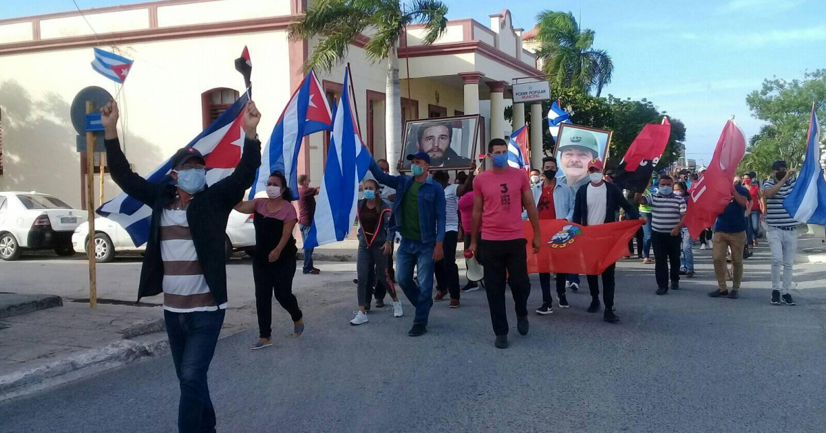 Manifestación progubernamental en Puerto Padre © Facebook/Periódico Las Tunas