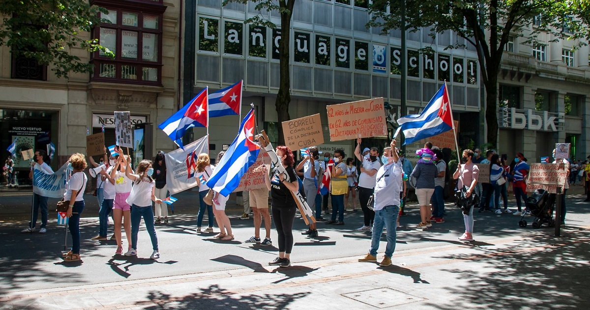 Protesta de cubanos en el País Vasco © facebook / Asociación Cubano- Vasca Demokrazia Kubarentzat