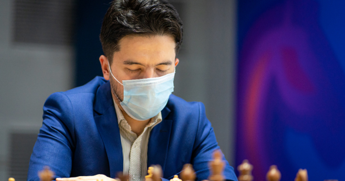 El uzbeco Jakhongir Vakhidov se llenó de espinas © @FIDE_chess