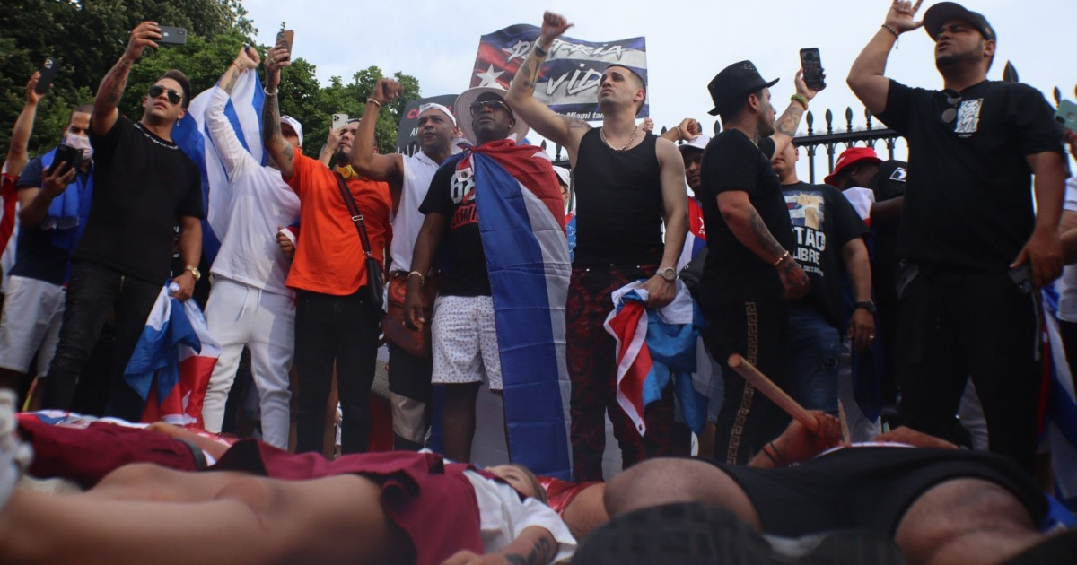 Participantes en la protesta de Washington © CiberCuba