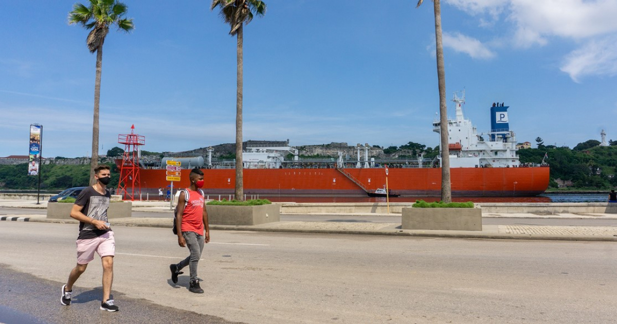 Barco en el puerto de La Habana (Archivo) © CiberCuba