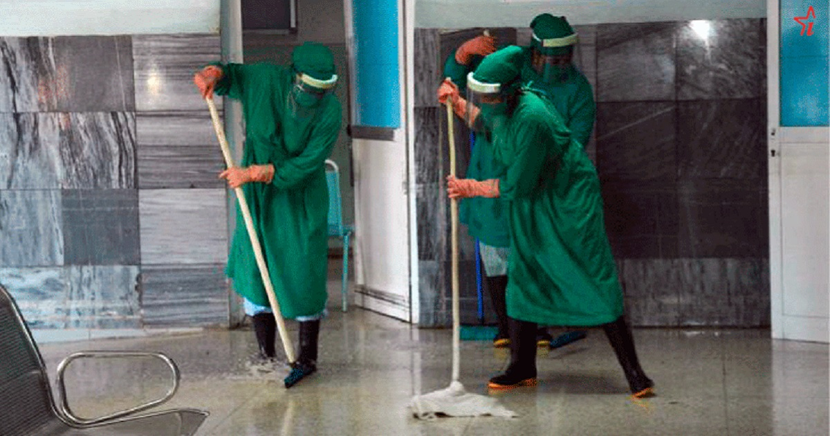 Trabajadores en Hospital de Ciego de Ávila. © Invasor / Osvaldo Gutiérrez
