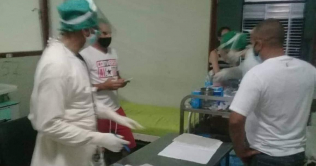 Personal de la salud en Hospital de Sagua la Grande © Telecubanacán/ Facebook