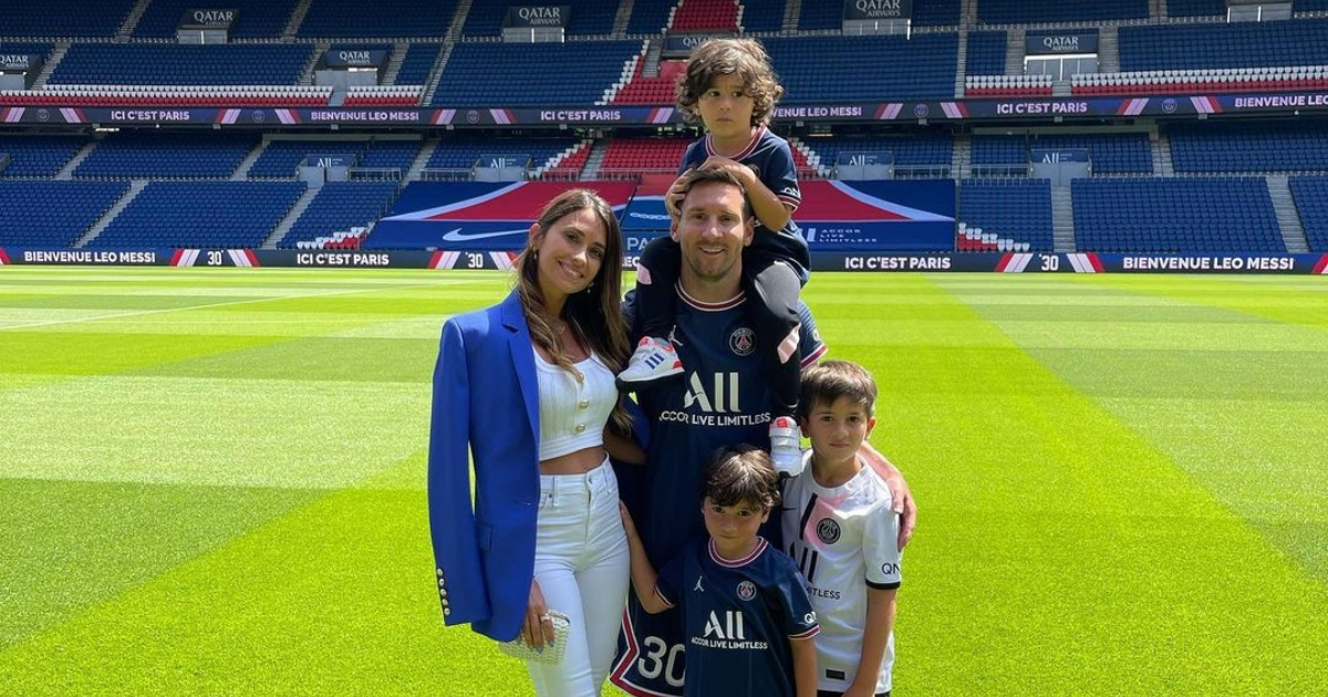 Antonella Roccuzzo y Leo Messi con sus hijos en París © Instagram / Antonella Roccuzzo