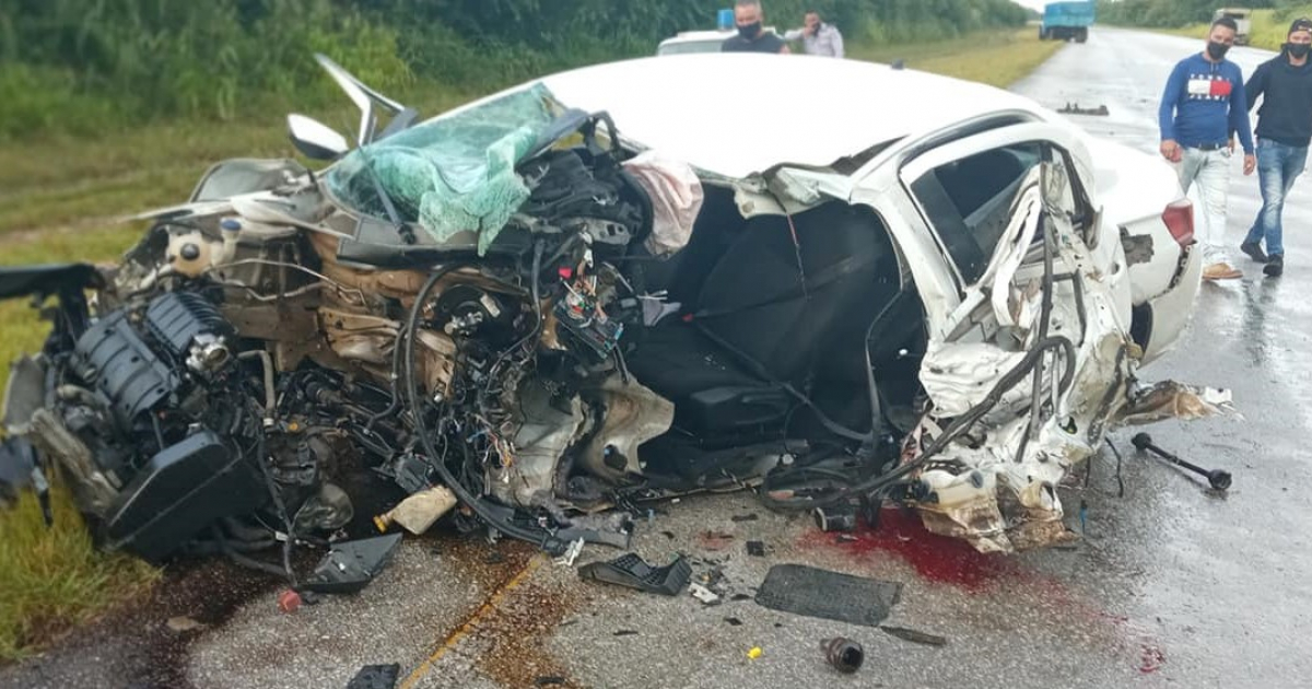 Accidente en Autopista Nacional de Cuba © Facebook Accidentes de Buses y Camiones