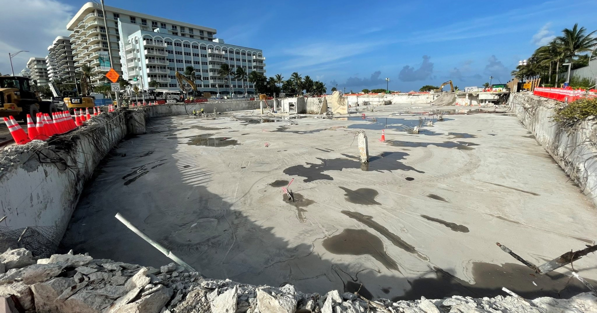 Terreno donde hasta hace un mes y medio estuvo el Champlain Towers South, en Miami Beach © Twitter / Senator Jason Pizzo