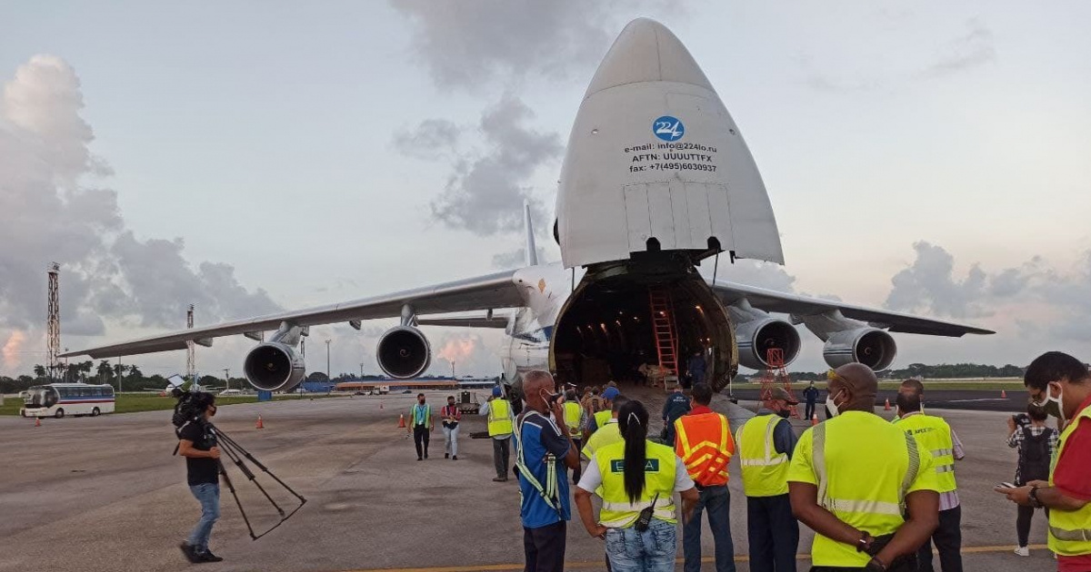 El AN-124 que atransportó la ayuda humanitaria hasta La Habana © ACN
