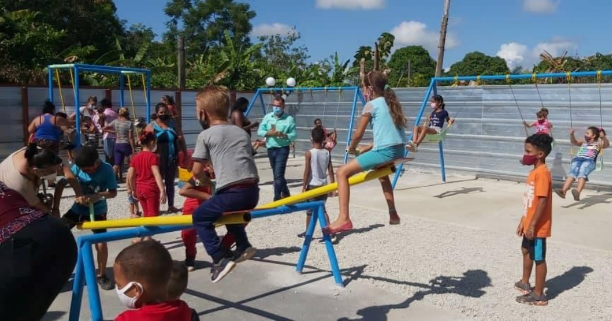 Parque infantil en La Habana © Facebook / Empresa de la Industria Electrónica 