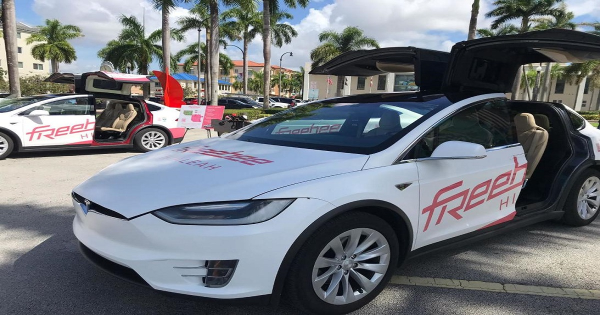Autos Tesla X para transporte público en Hialeah © Captura Pantalla/Univisión