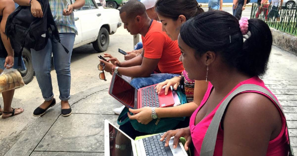 Cubanos y el acceso a Internet © NPR