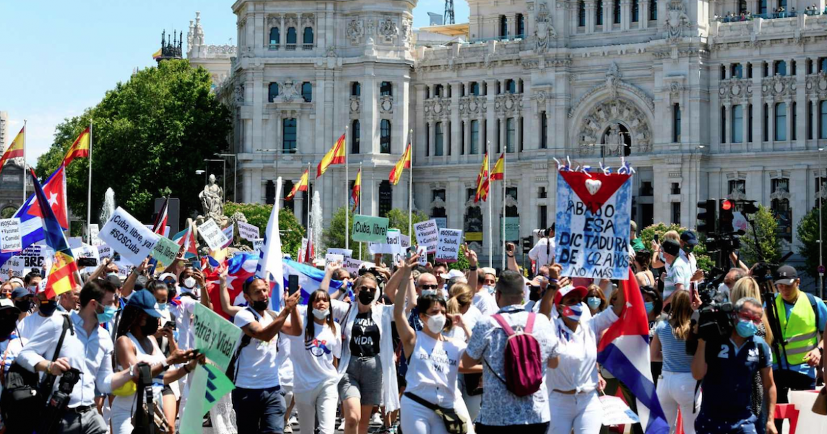 Protesta de inmigrantes cubanos en Madrid © Facebook/SOS Cuba