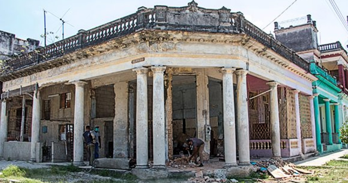 Bodega en reconstrucción en el Consejo Popular Tamarindo © Cubadebate / Abel Padrón Padilla