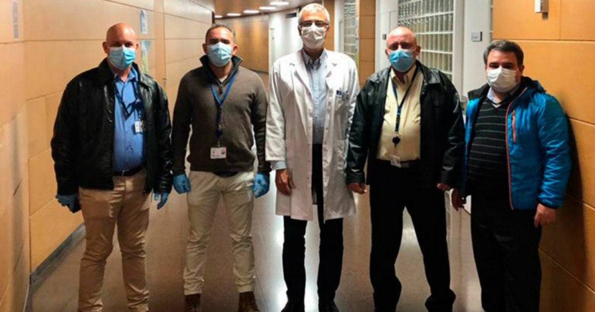 Médicos cubanos que viajaron a Andorra. Luis Enrique Pérez Ulloa, segundo por la derecha © SAAS
