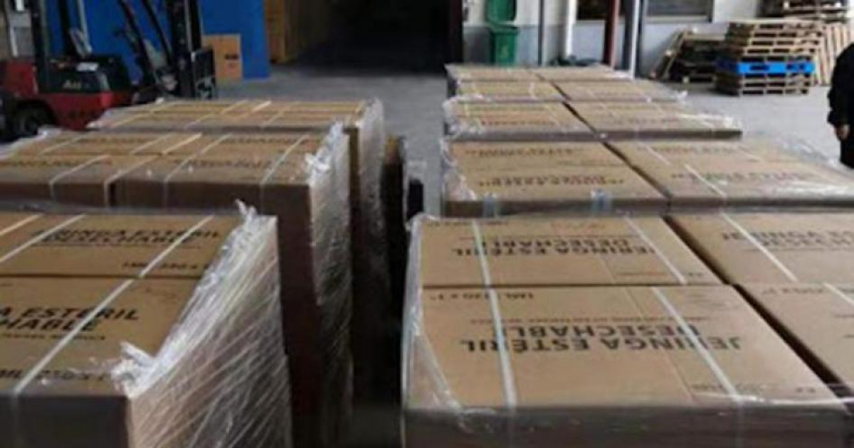 Cajas que se enviarán a Cuba © Prensa Latina