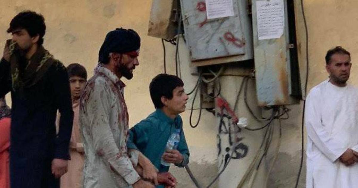 Víctimas huyen tras la explosión © Twitter / Barzan Sadiq 