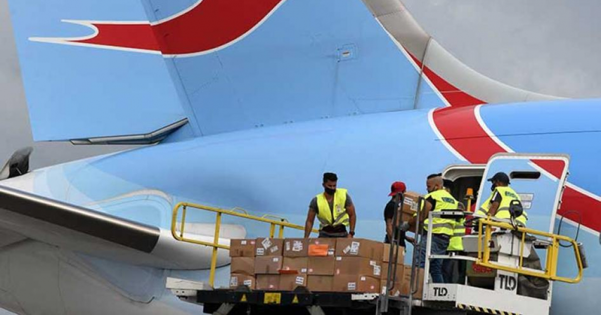 Llegada a Cuba de ayuda humanitaria de Italia © Prensa Latina/ Vladimir Molina