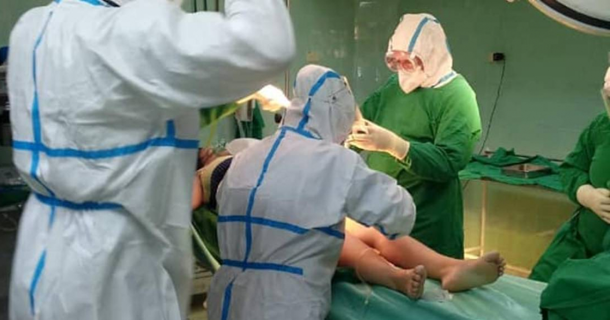 Paciente embarazada en el quirófano en Cuba (imagen de referencia) © Facebook Naturaleza Secreta