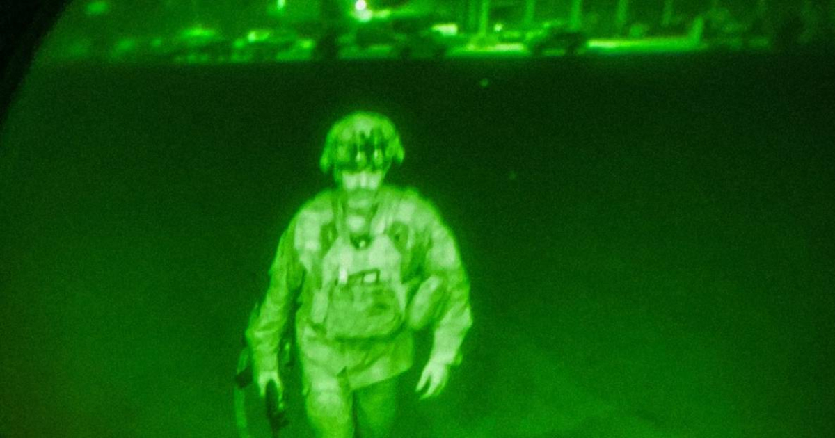 Chris Donahue, último soldado de Estados Unidos en salir de Afganistán © Twitter @DeptofDefense