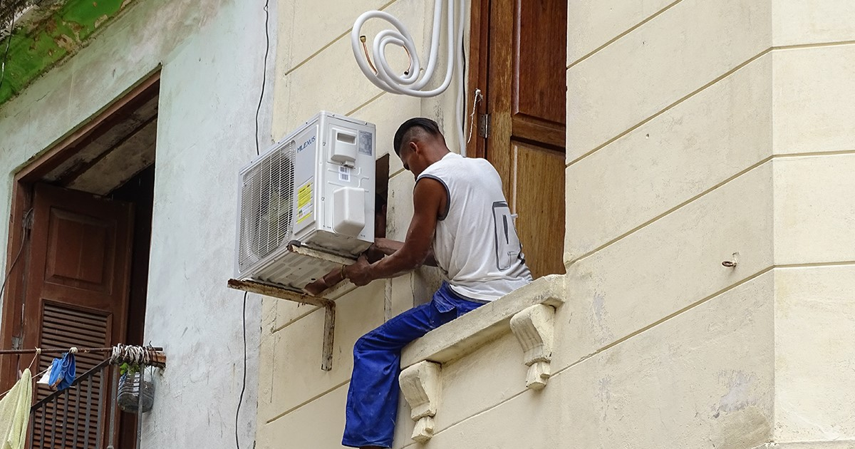 Acondicionar de aire instalación © CiberCuba