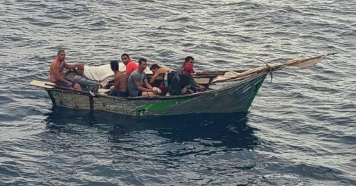 Migrantes cubanos en el mar en septiembre de 2021 © Guardia Costera de EE. UU.