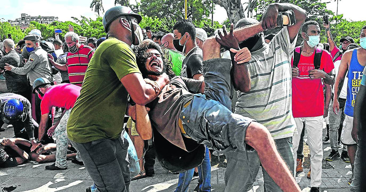 Represión en Cuba el 11J © Facebook