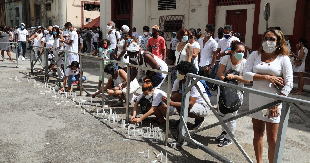 Cubanos celebran Día de las Mercedes © Cubanet