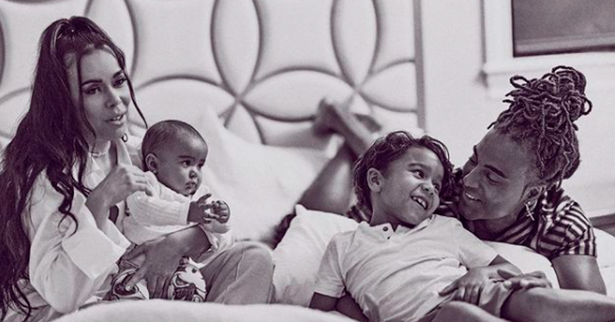 Yotuel Romero junto a su esposa Beatriz Luengo y sus hijos. © Instagram/Yotuel Romero