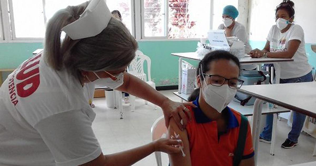 Venezolana vacunada con Abdala © Cubadebate / Yosdany Morejón