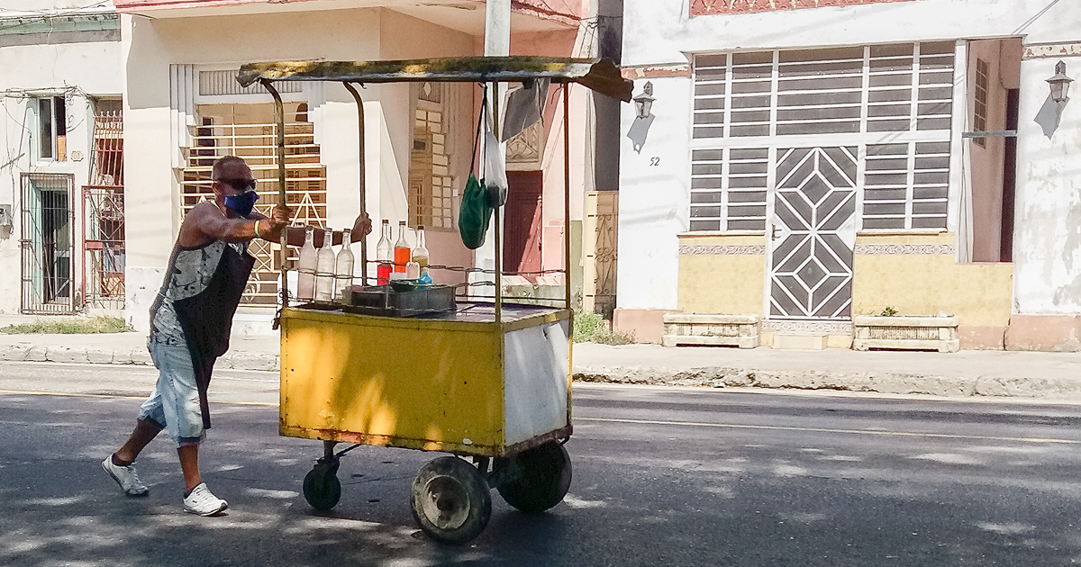 Vendedor de granizado en Cuba (Imagen de archivo) © CiberCuba